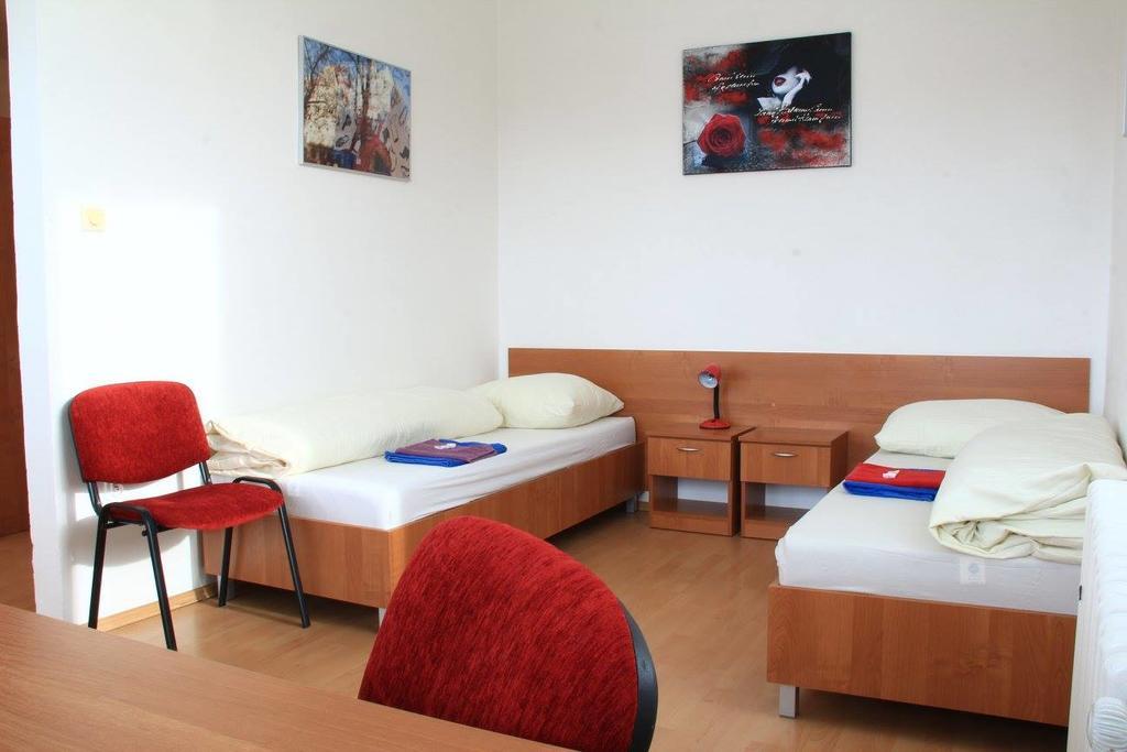 Hostel Narva Bratislava Extérieur photo